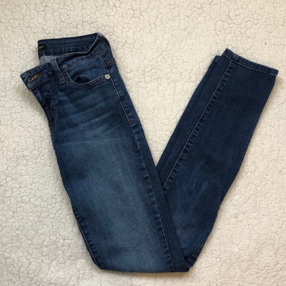 Guess Jeans - Picture 2 of 7